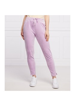 UGG Spodnie dresowe HAYDN | Regular Fit ze sklepu Gomez Fashion Store w kategorii Spodnie damskie - zdjęcie 130538212