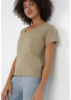 Zielony T-shirt Metoreia ze sklepu Born2be Odzież w kategorii Bluzki damskie - zdjęcie 131143004