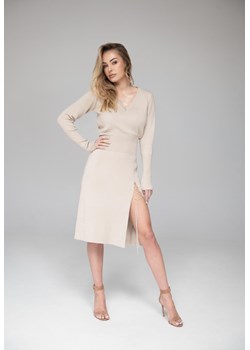 Sukienka z rozcięciem na nodze ELECTRA (beige) ze sklepu Aniklova w kategorii Sukienki - zdjęcie 132251683