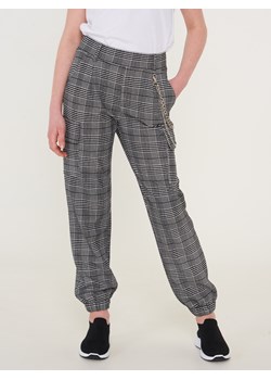 GATE Spodnie dresowe w kratkę z łańcuszkiem dla dziewczynki 8Y ze sklepu gateshop w kategorii Spodnie dziewczęce - zdjęcie 132419313