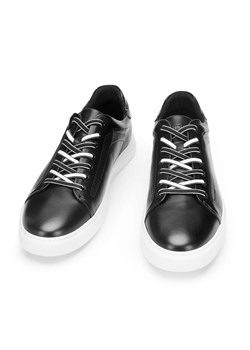 Męskie sneakersy skórzane w stylu trampek czarno-białe ze sklepu WITTCHEN w kategorii Trampki męskie - zdjęcie 132444224