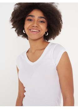 GATE T-shirt basic z mieszanki bawełny z dekoltem w szpic 38 ze sklepu gateshop w kategorii Bluzki damskie - zdjęcie 133171101