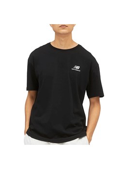 Koszulka New Balance UT21503BK - czarna ze sklepu streetstyle24.pl w kategorii T-shirty męskie - zdjęcie 134590703
