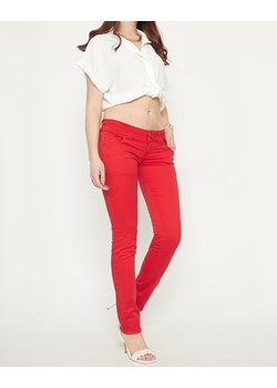 Czerwone damskie materiałowe spodnie z niskim stanem - Odzież ze sklepu royalfashion.pl w kategorii Spodnie damskie - zdjęcie 134917371