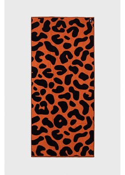 adidas Originals ręcznik x Rich Mnisi kolor pomarańczowy ze sklepu ANSWEAR.com w kategorii Ręczniki - zdjęcie 135047482