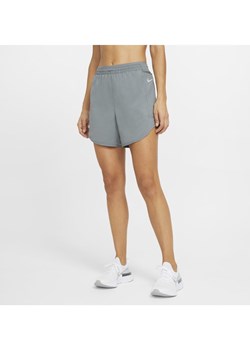 Damskie spodenki do biegania Nike Tempo Luxe - Szary ze sklepu Nike poland w kategorii Szorty - zdjęcie 135229910