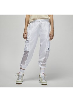 Damskie spodnie utility Jordan Essentials - Biel ze sklepu Nike poland w kategorii Spodnie damskie - zdjęcie 135256602