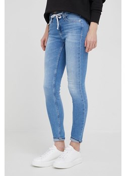 Calvin Klein Jeans jeansy J20J218619.PPYY damskie medium waist ze sklepu ANSWEAR.com w kategorii Jeansy damskie - zdjęcie 135312830