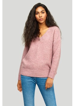Sweter o luźnym kroju, różowy ze sklepu Greenpoint.pl w kategorii Swetry damskie - zdjęcie 135859940