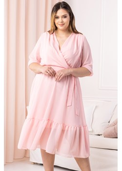 Sukienka szyfonowa z falbanką zwiewna GERARDA puder róż ze sklepu karko.pl w kategorii Sukienki - zdjęcie 135922370