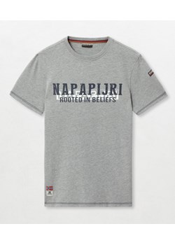 Męski t-shirt NAPAPIJRI SARDARA MEDIUM GREY MELANGE ze sklepu Sportstylestory.com w kategorii T-shirty męskie - zdjęcie 136784343