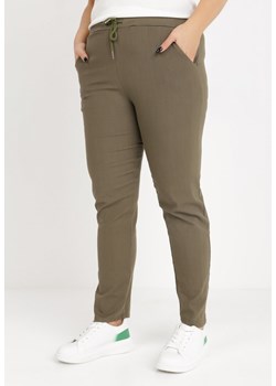 Ciemnozielone Spodnie Regular Auxosa ze sklepu Born2be Odzież w kategorii Spodnie damskie - zdjęcie 138012312