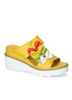 Klapki Loretta Vitale 5761 Żółte Lico ze sklepu Arturo-obuwie w kategorii Klapki damskie - zdjęcie 138030393