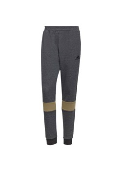 Spodnie męskie Essentials Fleece Colorblock Adidas ze sklepu SPORT-SHOP.pl w kategorii Spodnie męskie - zdjęcie 138232393