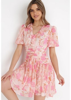Jasnoróżowa Sukienka Iania ze sklepu Born2be Odzież w kategorii Sukienki - zdjęcie 138480820
