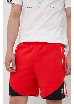 adidas Originals szorty HC2092 męskie kolor czerwony ze sklepu ANSWEAR.com w kategorii Spodenki męskie - zdjęcie 138598881