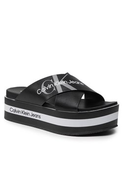 Calvin Klein Jeans Klapki Flatform Sandal Crisscross YW0YW00562 Czarny ze sklepu MODIVO w kategorii Klapki damskie - zdjęcie 138792550