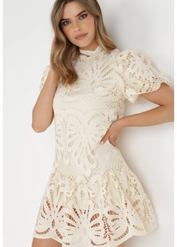 Jasnobeżowa Sukienka Cilleis ze sklepu Born2be Odzież w kategorii Sukienki - zdjęcie 138814410