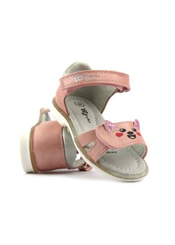Połyskujące sandałki dziecięce z profilowaną wkładką - WOJTYŁKO 22303, różowe ze sklepu ulubioneobuwie w kategorii Sandały dziecięce - zdjęcie 139691940