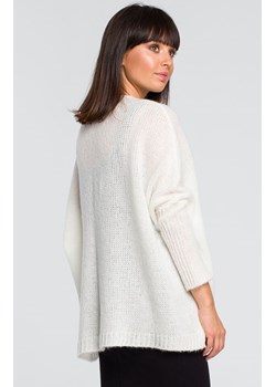 Sweter z kieszenią BK018, Kolor ecru, Rozmiar one size, BE Knit ze sklepu Primodo w kategorii Swetry damskie - zdjęcie 140691362