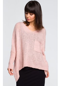 Sweter z kieszenią BK018, Kolor róż pastelowy, Rozmiar one size, BE Knit ze sklepu Primodo w kategorii Swetry damskie - zdjęcie 140691373