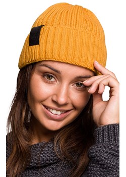 BK059 czapka z naszywką, Kolor musztardowy, Rozmiar uniwersalny, BE Knit ze sklepu Primodo w kategorii Czapki zimowe damskie - zdjęcie 140691553