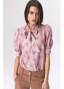Bluzka z wiązaniem na dekolcie w grochy B111, Kolor różowy-wzór, Rozmiar 34, Nife ze sklepu Primodo w kategorii Bluzki damskie - zdjęcie 140705671