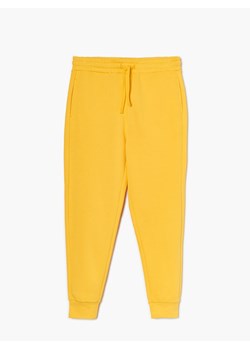 Cropp - Żółte joggery basic - Żółty ze sklepu Cropp w kategorii Spodnie męskie - zdjęcie 140760272