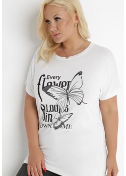 Biały T-shirt Semeda ze sklepu Born2be Odzież w kategorii Bluzki damskie - zdjęcie 140894302