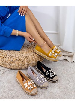 Jasnobrązowe damskie espadryle na platformie z ozdobami Izira - Obuwie ze sklepu royalfashion.pl w kategorii Espadryle damskie - zdjęcie 141003954