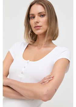 Guess t-shirt KARLEE damski kolor biały W2YP24 KBCO2 ze sklepu ANSWEAR.com w kategorii Bluzki damskie - zdjęcie 141121654