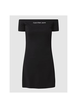 Sukienka z odkrytymi ramionami i nadrukiem z logo ze sklepu Peek&Cloppenburg  w kategorii Sukienki - zdjęcie 141273693