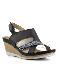 Skórzane sandały damskie na koturnie - HELIOS Komfort 299, czarne ze sklepu ulubioneobuwie w kategorii Sandały damskie - zdjęcie 141281711