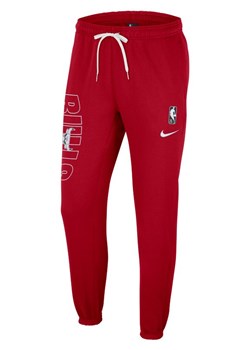 Męskie spodnie z dzianiny Nike NBA Chicago Bulls Courtside - Czerwony ze sklepu Nike poland w kategorii Spodnie męskie - zdjęcie 141351544