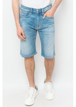 szorty jeansowe tommy jeans dm0dm08041 niebieskie ze sklepu Royal Shop w kategorii Spodenki męskie - zdjęcie 141567033