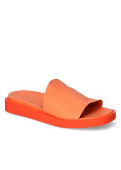 Klapki Arka Soft-Step 027-021 Pomarańczowe lico ze sklepu Arturo-obuwie w kategorii Klapki damskie - zdjęcie 141717390