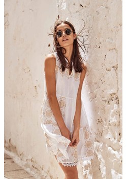 Sukienka z bawełny Salina Iconique biało-złota IC22-025 ze sklepu piubiu_pl w kategorii Odzież plażowa - zdjęcie 141723934