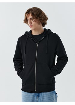 Cropp - Gładka czarna bluza z kapturem - czarny ze sklepu Cropp w kategorii Bluzy męskie - zdjęcie 141851230