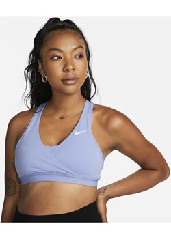 Damski ciążowy stanik sportowy z wkładkami zapewniający średnie wsparcie Nike Swoosh (M) - Fiolet ze sklepu Nike poland w kategorii Bielizna ciążowa - zdjęcie 141948991