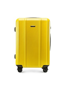 Średnia walizka z polikarbonu z pionowymi tłoczeniami żółta ze sklepu WITTCHEN w kategorii Walizki - zdjęcie 141966554