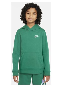 Bluza z kapturem dla dużych dzieci Nike Sportswear Club - Zieleń ze sklepu Nike poland w kategorii Bluzy chłopięce - zdjęcie 141978241