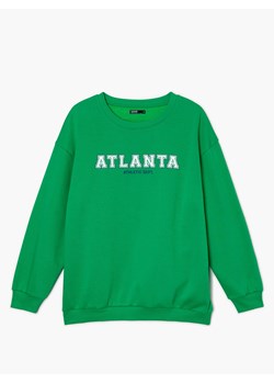 Cropp - Zielona bluza z napisami - zielony ze sklepu Cropp w kategorii Bluzy damskie - zdjęcie 142473962