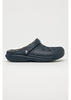 Crocs - Kapcie Classic Lined Clog 203591 ze sklepu ANSWEAR.com w kategorii Kapcie męskie - zdjęcie 142492304