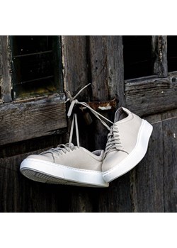 Beżowe sneakersy KASPIAN ze sklepu Domenoshoes w kategorii Trampki męskie - zdjęcie 142501682