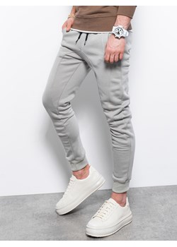 Spodnie męskie dresowe joggery P867 - jasnoszare ze sklepu ombre w kategorii Spodnie męskie - zdjęcie 142718451