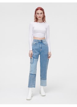 Cropp - Patchworkowe jeansy straight - Niebieski ze sklepu Cropp w kategorii Jeansy damskie - zdjęcie 142724553