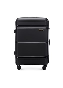 Średnia walizka z polipropylenu jednokolorowa czarna ze sklepu WITTCHEN w kategorii Walizki - zdjęcie 142728074
