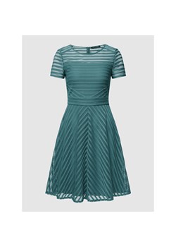 Sukienka o długości do kolan z haftem angielskim ze sklepu Peek&Cloppenburg  w kategorii Sukienki - zdjęcie 142805163