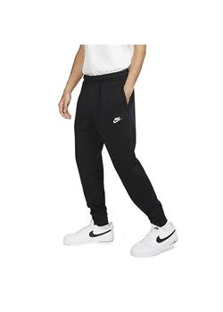 Spodnie Nike Sportswear Club Fleece BV2671-010 - czarne ze sklepu streetstyle24.pl w kategorii Spodnie męskie - zdjęcie 142952144