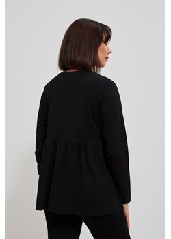 Bawełniana bluzka z falbaną ze sklepu Moodo.pl w kategorii Bluzki damskie - zdjęcie 143223344